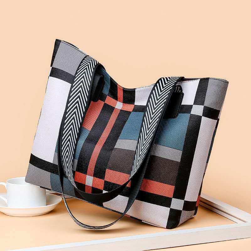 Bolsa Feminina de Cetim - Serilda
